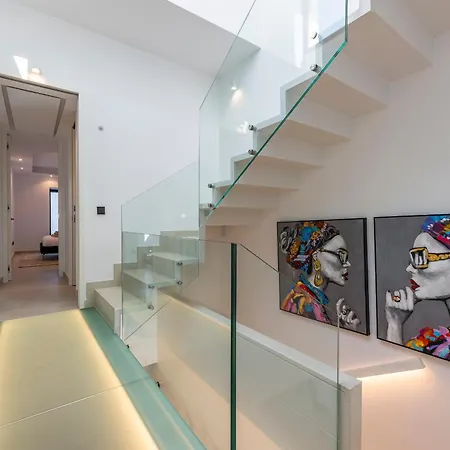 בית נופש Luxury Townhouse *