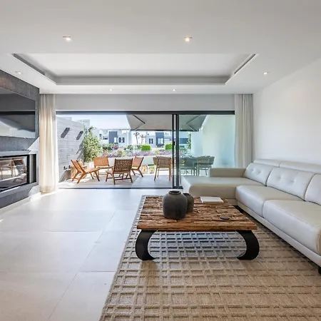 Luxury Townhouse 에스테포나