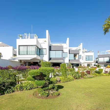 Luxury Townhouse 에스테포나